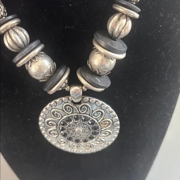 Chunky silver/black statement necklace with pendant, - Picture 2 of 3